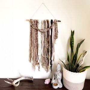 HANDMADE Boho Inspired Fibre Wall Hanging
Macrame Home Decor Art Fabric Wool